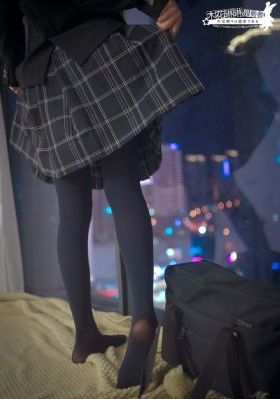 国产人碰人摸人爱视频_高清免费在线观看