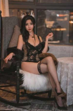 欧美时尚表演透明内衣_HD影视在线观看